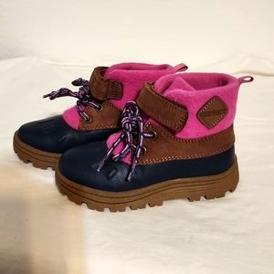 Carter's size 9 winter boots
